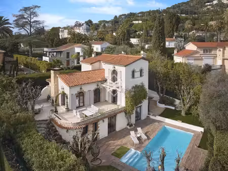 location maison piscine à cannes (06150) : à louer piscine / 280m² cannes