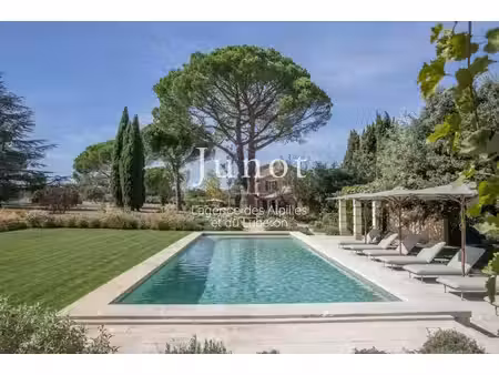 location maison piscine à eygalières (13810) : à louer piscine / 550m² eygalières