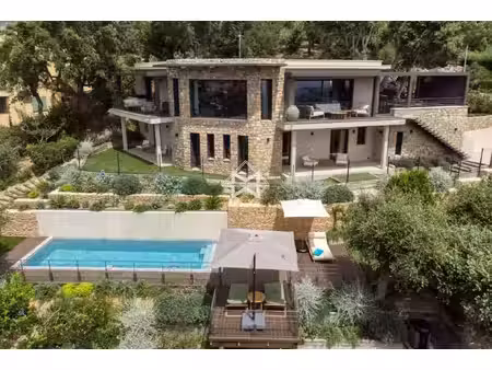 location maison bord de mer à la croix-valmer (83420) : à louer bord de mer / 178m² la cro