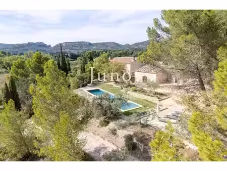 location maison piscine aux baux-de-provence (13520) : à louer piscine / 250m² les baux-de