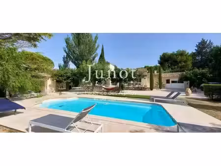 location maison piscine à maussane-les-alpilles (13520) : à louer piscine / 200m² maussane