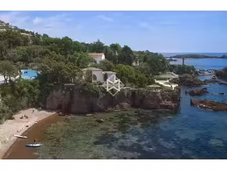 location maison piscine à agay (83530) : à louer piscine / 100m² agay