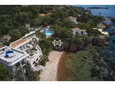location maison piscine à agay (83530) : à louer piscine / 300m² agay