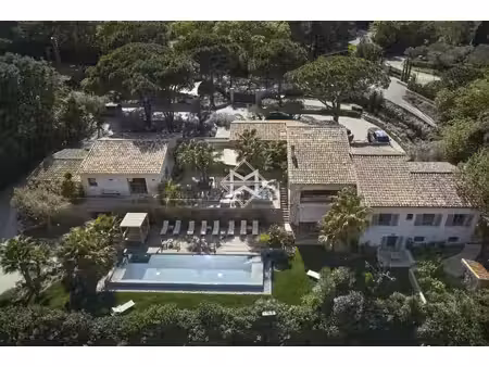 location maison bord de mer à saint-tropez (83990) : à louer bord de mer / 450m² saint-tro