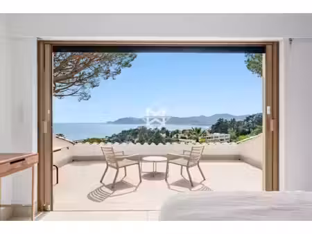 location maison bord de mer à cannes (06150) : à louer bord de mer / 300m² cannes