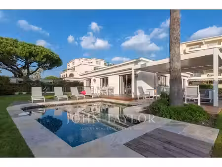 location maison bord de mer à cannes (06150) : à louer bord de mer / 340m² cannes