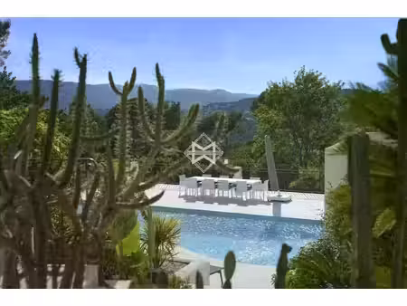 location maison piscine à mougins (06250) : à louer piscine / 450m² mougins