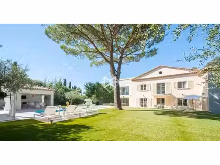 location maison piscine à saint-tropez (83990) : à louer piscine / 450m² saint-tropez