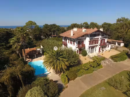 location maison bord de mer à guéthary (64210) : à louer bord de mer / 600m² guéthary
