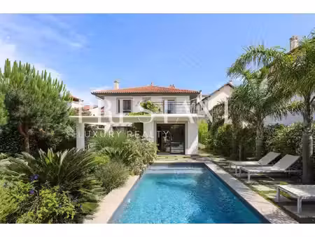 location maison piscine à biarritz (64200) : à louer piscine / 220m² biarritz