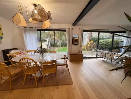 maison contemporaine de 165 m² avec jardin  terrasse et stationnement sécurisé