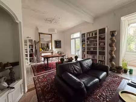appartement de 130m2 à louer à proximité immédiate des arceaux