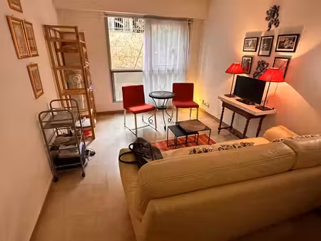 studio cosy résidence avec piscine – cannes haut de républiq