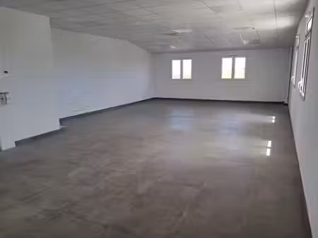 bureau de 74m² à louer - la possession