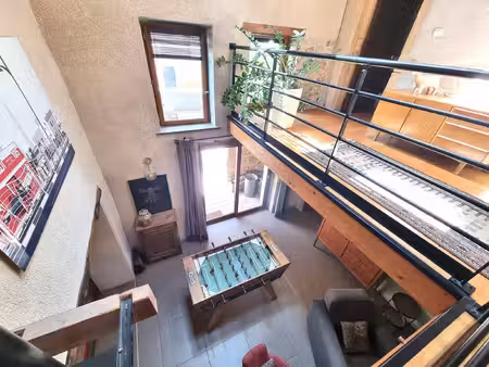 maison en pierre et pisé rénovée de 186 m² – centre de sai