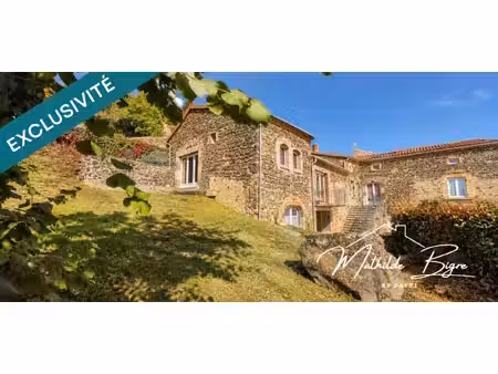 maison en pierre avec vue à couper le souffle !