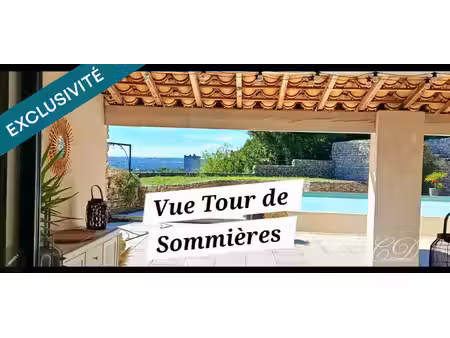 vue sur la tour du château de sommières