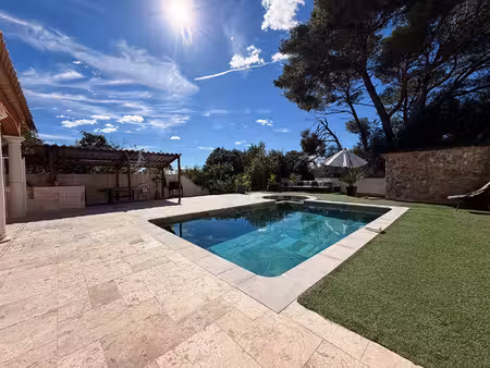 cournonterral ? maison familiale de 140 m² avec piscine  jardin sans vis-à-vis et vue sur 