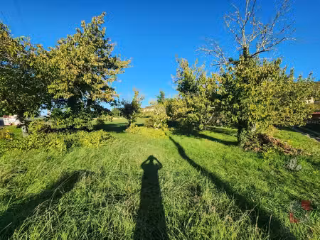 terrain à bâtir de 1628m²