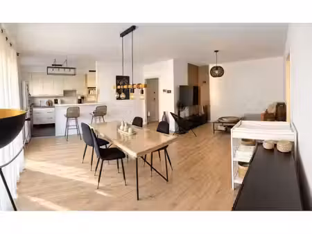 appartement à louer avec terrasse et 2 chambres   evere (vbe79668)