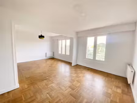 t3 - 17 allée baco  nantes