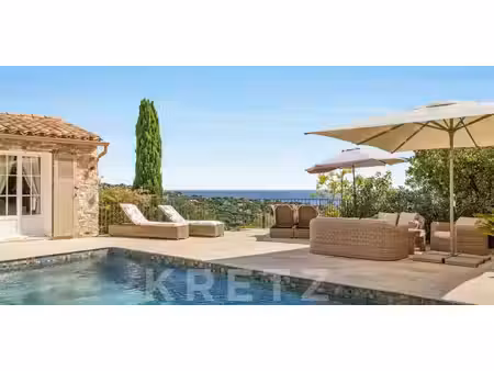 maison avec piscine en bord de mer sainte-maxime (83)