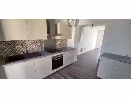 location appartement 3 pièces 55.2 m² à ajaccio (20000)  850 €