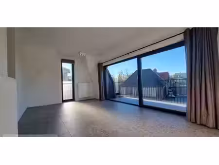 appartement à louer à sint-andries pour € 850 avec 1 chambre à coucher
