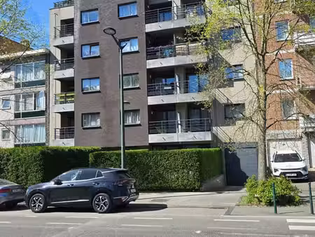 studio recent + terrasse + parking - peu de charges  bon peb