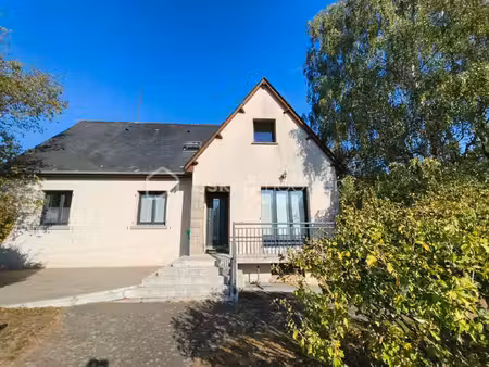 maison traditionnelle de 143 m² à ambrieres-les-vallees
