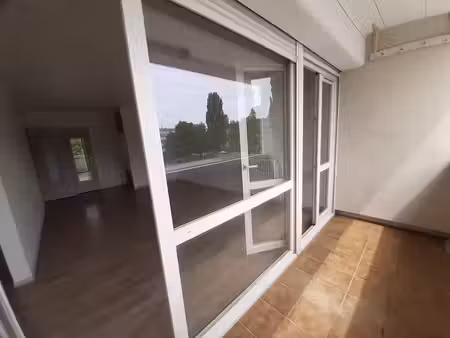 appt t5 balcon au coeur du quartier du mortard