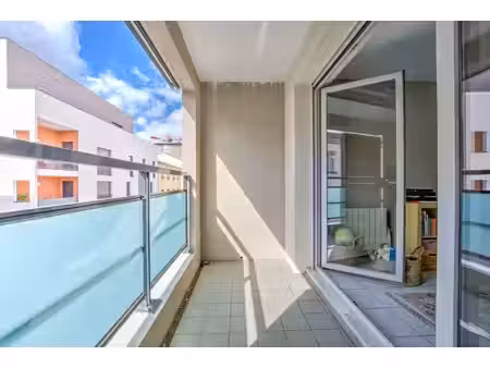 appartement t3 avec terrasse - lyon 9
