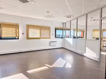 bureaux à louer 83 76 m2 la ville-aux-dames