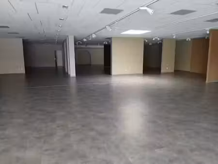location commerce ecole valentin 25480 500m²