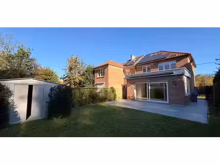 maison à louer à uccle pour € 2.600 avec 3 chambres à coucher