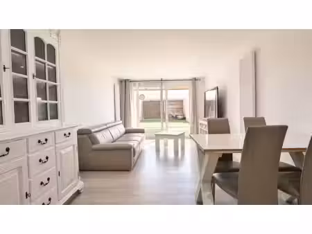 te koop: instapklare rijwoning met uitzicht op de velden...