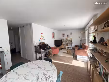 appartement 3 pièces 64 m²