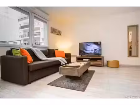 location meublée appartement 2 pièces 44 m² à saint-denis (93200)  2 321 €
