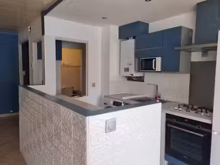 location appartement 2 pièces 64 m² à audierne (29770)  700 €