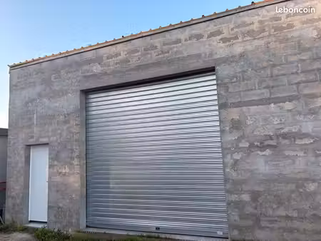 loue hangar 120 m2