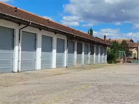 loue grand dépôt