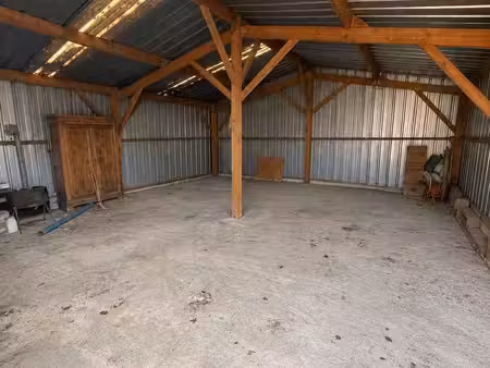 hangar 70 m² sécurisé – stockage véhicule  matériel  meubles – le gâvre centre