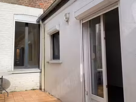 très joli appartement t2 de 38 m2 avec cour privative et grande cave