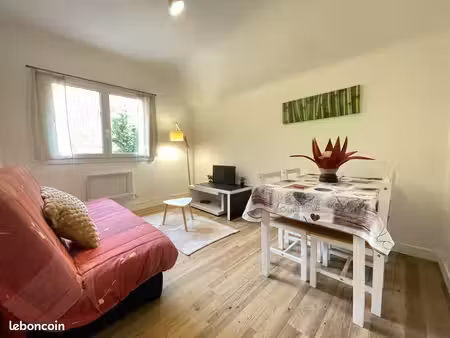 t2 meublée à l'année (électricité incluse)