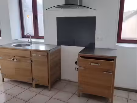 location appartement centre-ville de toulon-sur-arroux