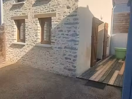 location maison de ville meublee evron