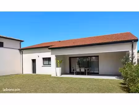 maison t4 avec un vaste séjour 100 m²