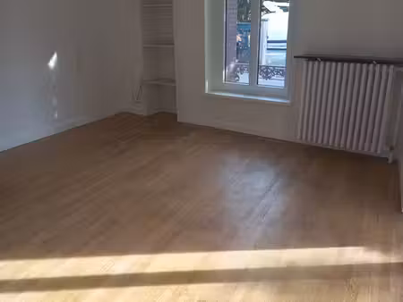 à louer – magnifique t3 rénové de 63 75 m² – aix-les-bains  petit port