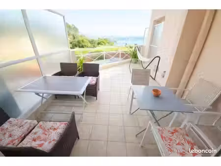 appartement avec grande terrasse et vue