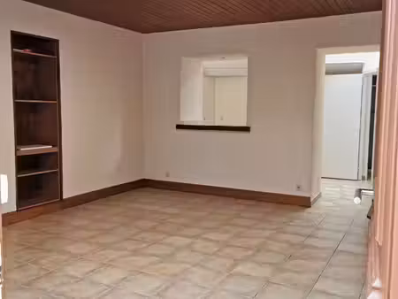 maison de ville près du centre f3